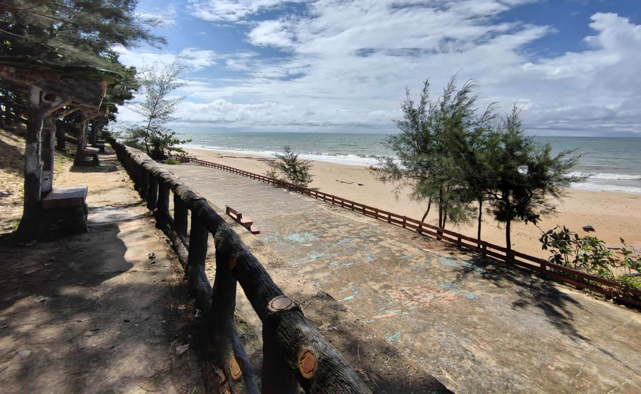 Foto de Berakas Beach con arena brillante superficie