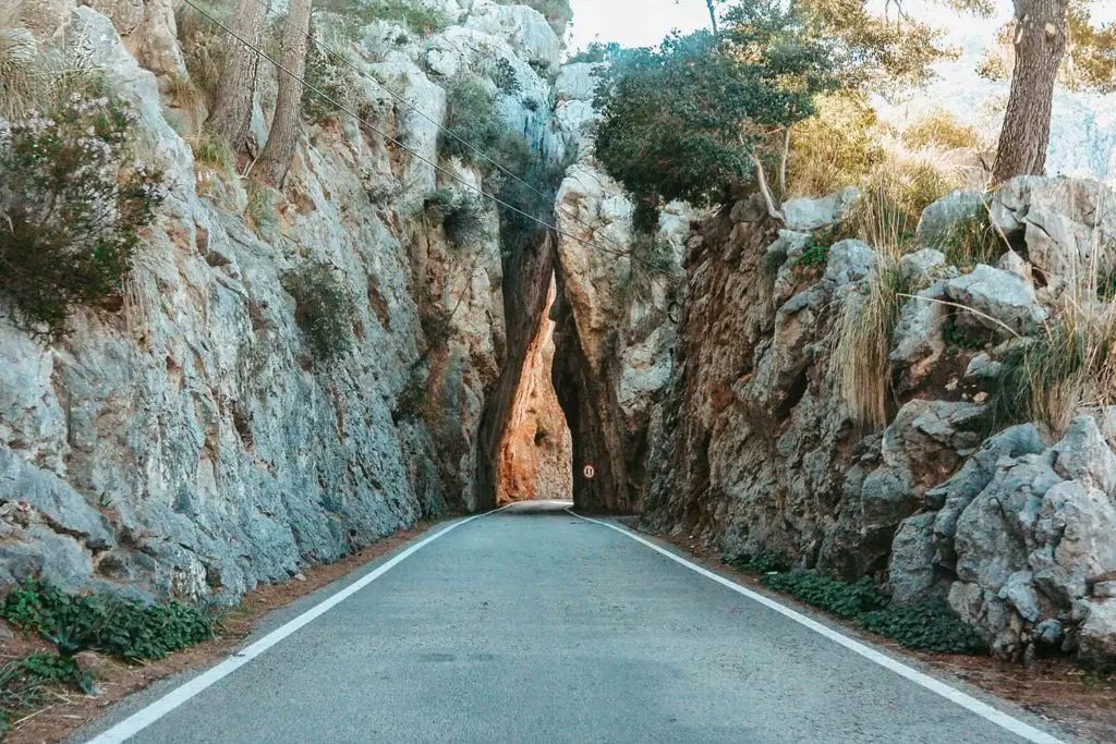 Túnel de roca