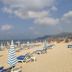 Foto de Playa de Cleopatra con parcialmente limpio nivel de limpieza