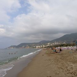 Foto de Playa de Cleopatra con agua cristalina superficie